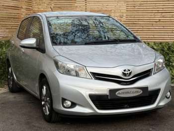 Used Toyota Yaris 2014 for sale - 74373052: Photo