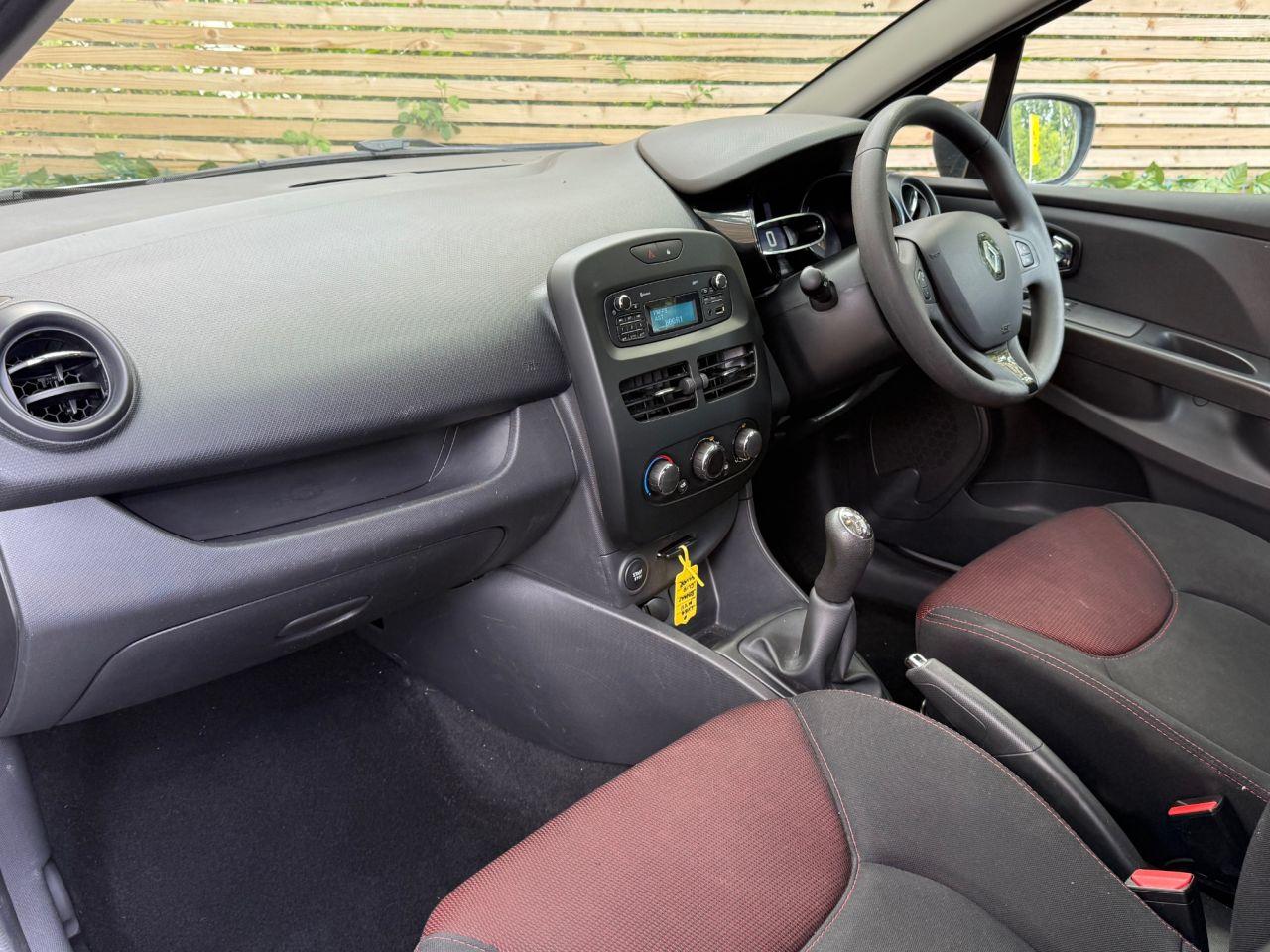 Used Renault Clio 2014 for sale - 76073028: Photo 15