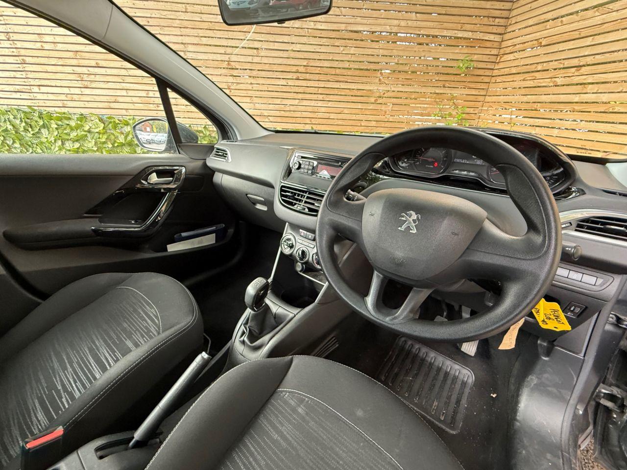 Used Peugeot 208 2015 for sale - 76988235: Photo 10