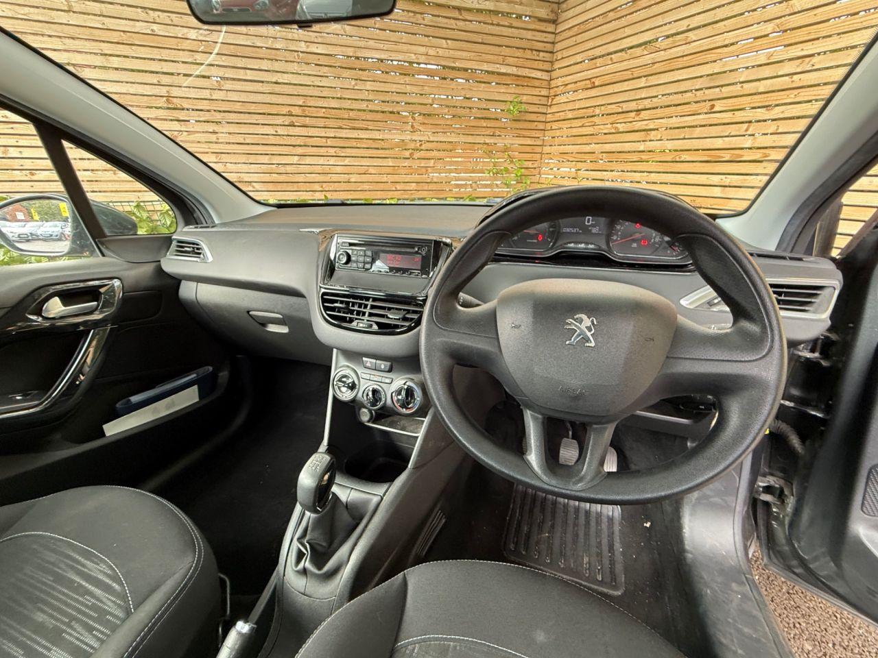 Used Peugeot 208 2015 for sale - 76988235: Photo 11