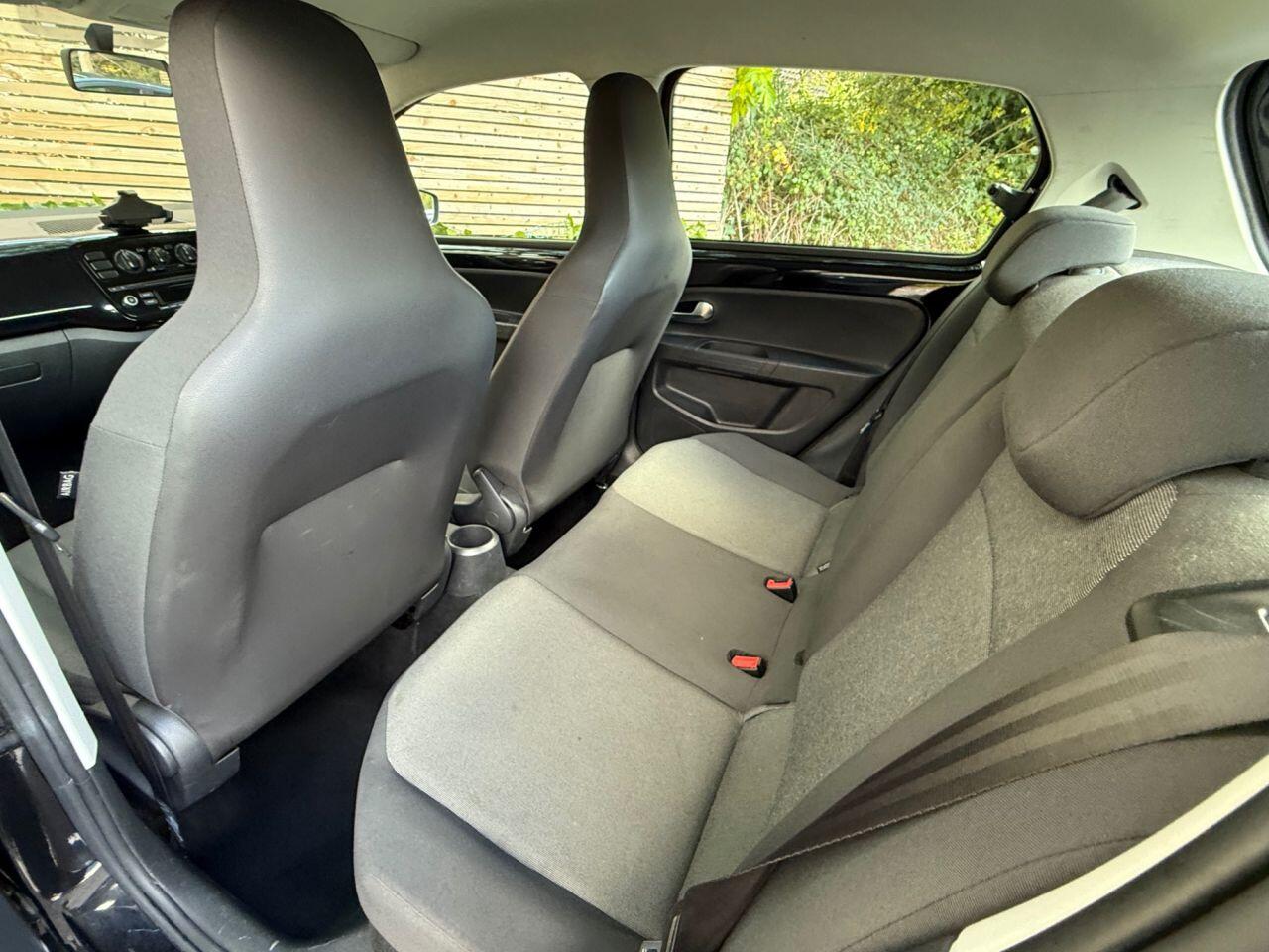 Used Volkswagen up! 2015 for sale - 76370514: Photo 16