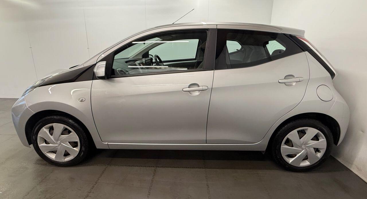 Used Toyota AYGO 2017 for sale - 76538485: Photo 9