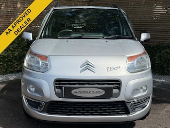 Used Citroen C3 Picasso 2017 for sale - 75532607: Photo
