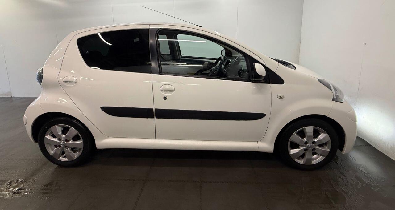 Used Toyota AYGO for sale - 76728339: Photo 8