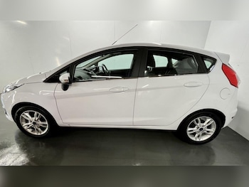 Used Ford Fiesta 2017 for sale - 79268102: Photo