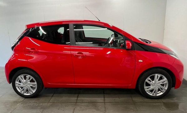 Used Toyota AYGO 2015 for sale - 74418686: Photo 9