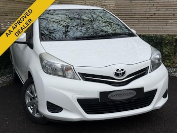 Used Toyota Yaris 2013 for sale - 77883027: Photo