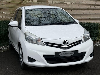 Used Toyota Yaris 2013 for sale - 77883027: Photo
