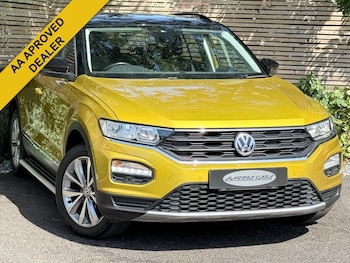 Used Volkswagen T-Roc 2018 for sale - 78999568: Photo