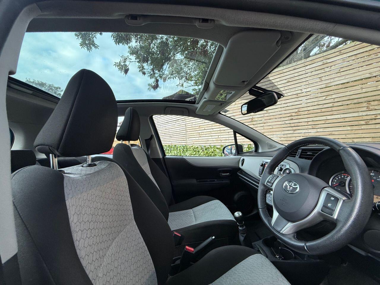 Used Toyota Yaris 2012 for sale - 76306916: Photo 17