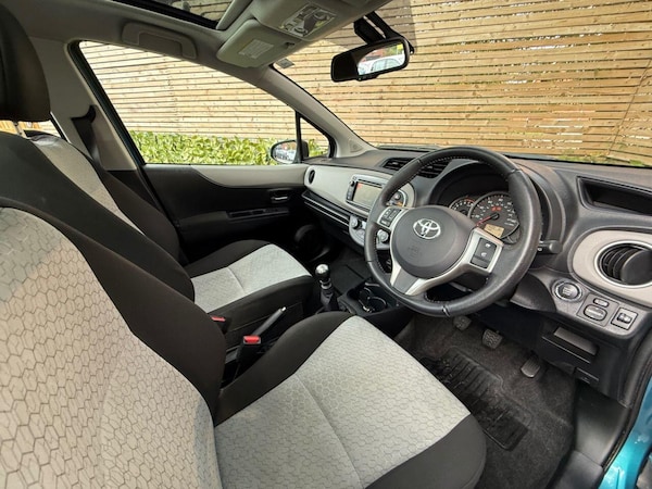 Used Toyota Yaris 2012 for sale - 76306916: Photo 18