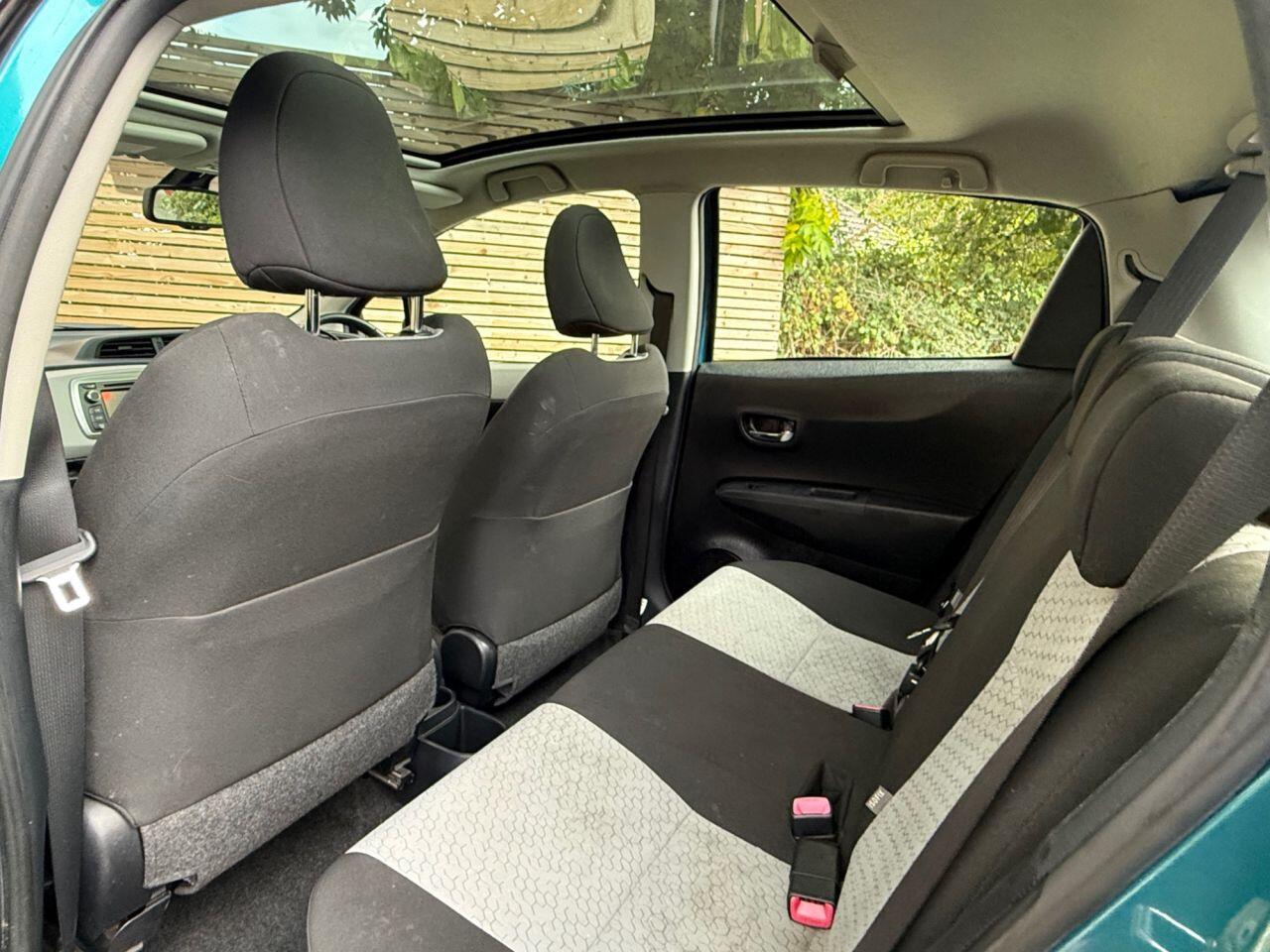 Used Toyota Yaris 2012 for sale - 76306916: Photo 19