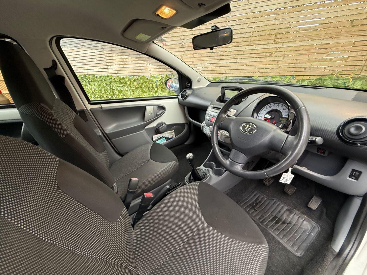 Used Toyota AYGO 2011 for sale - 76608469: Photo 15