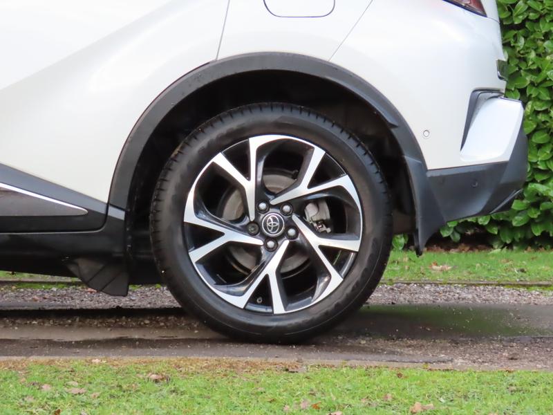 Used Toyota C-HR 2017 for sale - 77261122: Photo 8