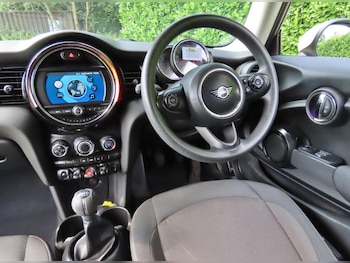 Used MINI Hatch 2018 for sale - 75349072: Photo