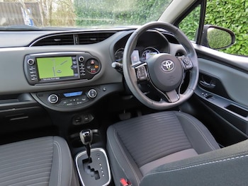 Used Toyota Yaris 2017 for sale - 78015401: Photo