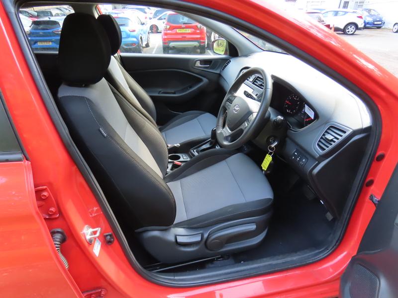 Used Hyundai i20 2018 for sale - 76064639: Photo 17
