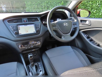 Used Hyundai i20 2018 for sale - 76064639: Photo