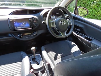 Used Toyota Yaris 2014 for sale - 79076908: Photo
