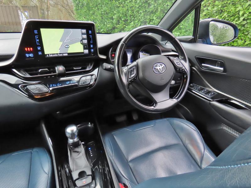 Used Toyota C-HR 2018 for sale - 77354530: Photo 3