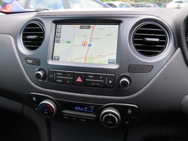 Used Hyundai i10 2018 for sale - 76184542: Photo 18