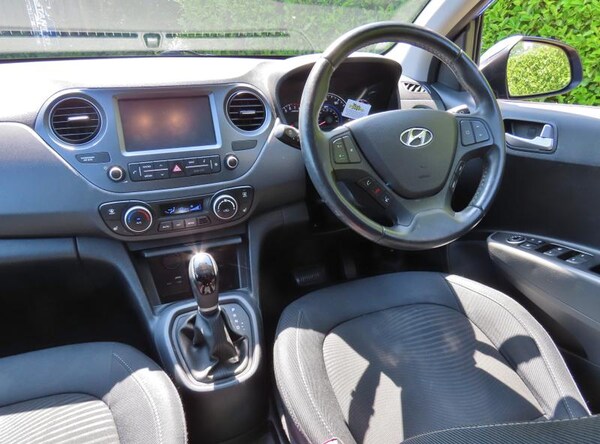 Used Hyundai i10 2018 for sale - 76184542: Photo 3