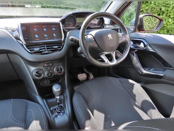 Used Peugeot 208 2018 for sale - 79585104: Photo