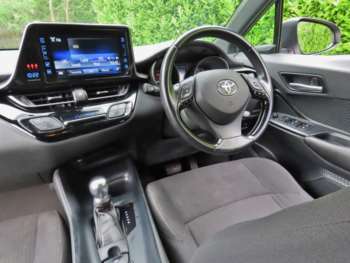 Used Toyota C-HR 2018 for sale - 71001638: Photo