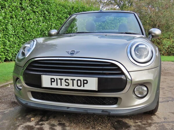 Used MINI Convertible 2019 for sale - 76196459: Photo 10