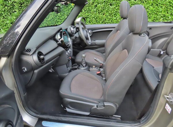 Used MINI Convertible 2019 for sale - 76196459: Photo 15