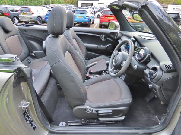 Used MINI Convertible 2019 for sale - 76196459: Photo 17