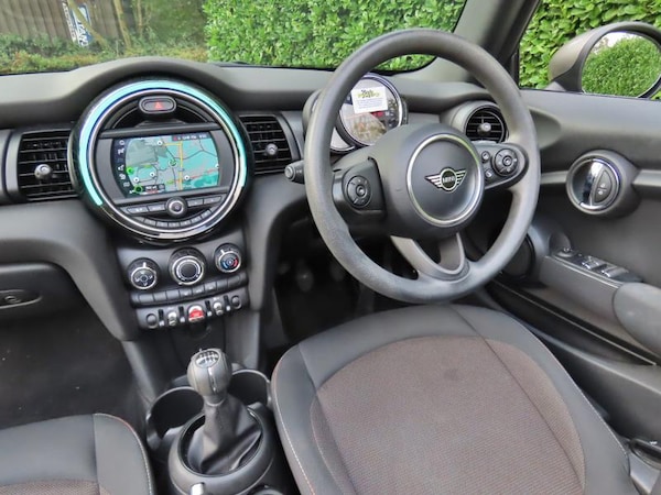 Used MINI Convertible 2019 for sale - 76196459: Photo 3