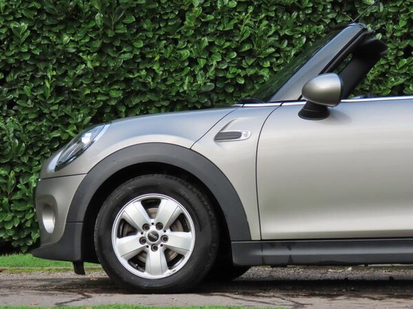 Used MINI Convertible 2019 for sale - 76196459: Photo 9