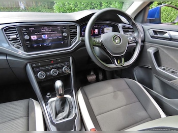 Used Volkswagen T-Roc 2021 for sale - 79287474: Photo