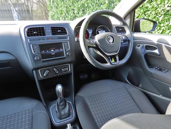 Used Volkswagen Polo 2014 for sale - 77653670: Photo