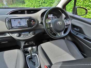 Used Toyota Yaris 2015 for sale - 74931794: Photo