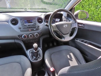 Used Hyundai i10 2018 for sale - 78424680: Photo