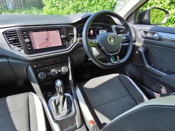 Used Volkswagen T-Roc 2021 for sale - 78671203: Photo