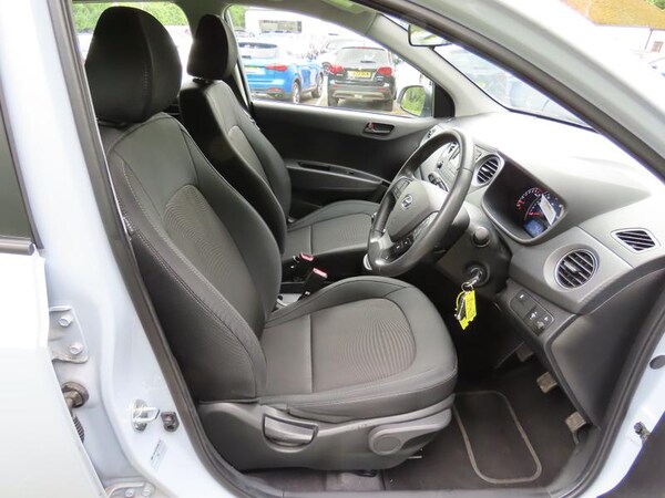 Used Hyundai i10 2019 for sale - 75325361: Photo 17