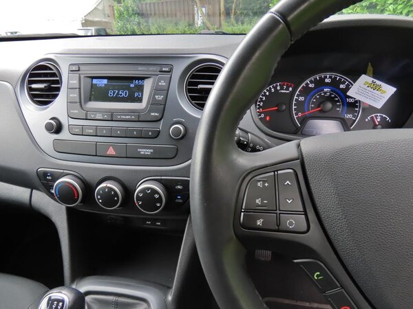 Used Hyundai i10 2019 for sale - 75325361: Photo 18