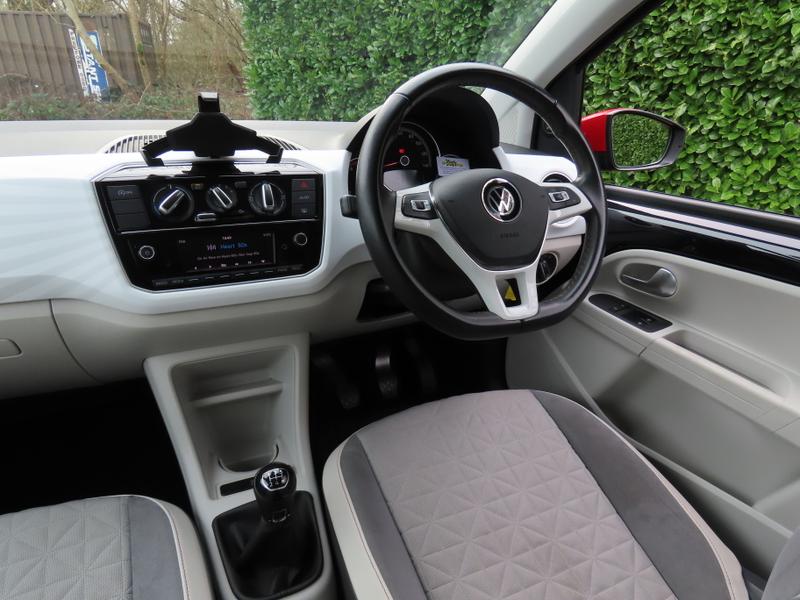 Used Volkswagen up! 2023 for sale - 77529171: Photo 3