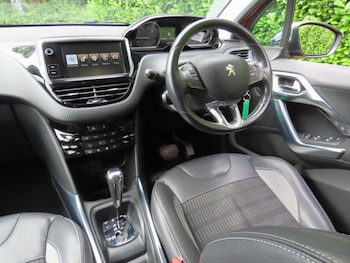 Used Peugeot 2008 2015 for sale - 78942265: Photo