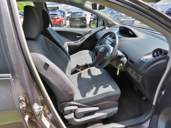 Used Toyota Yaris 2009 for sale - 75113330: Photo 17