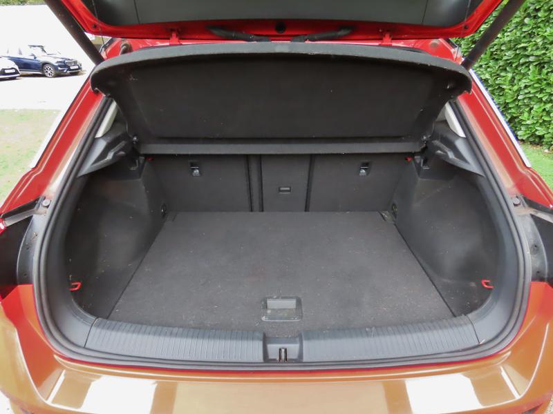 Used Volkswagen T-Roc 2018 for sale - 76234747: Photo 12