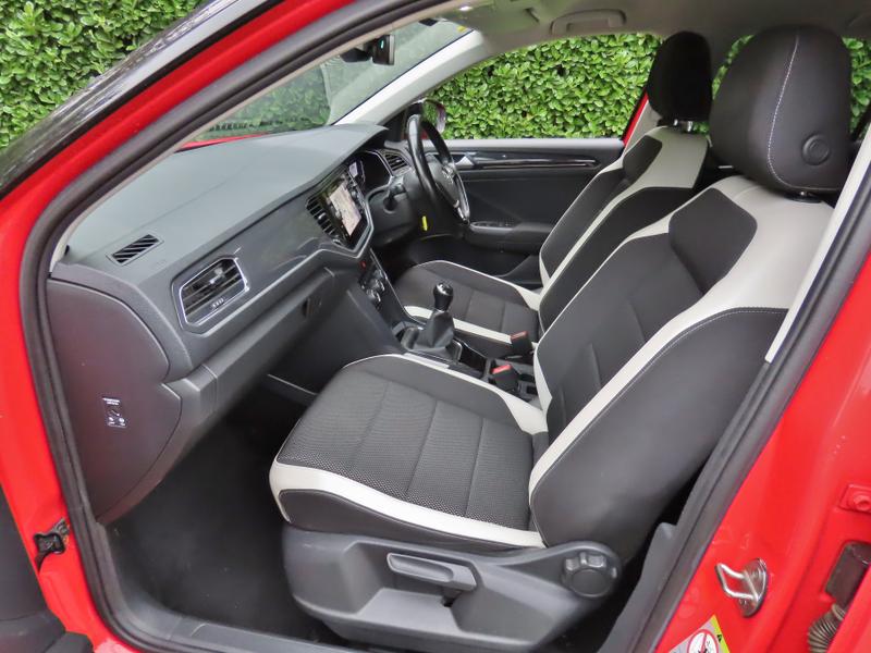 Used Volkswagen T-Roc 2018 for sale - 76234747: Photo 15