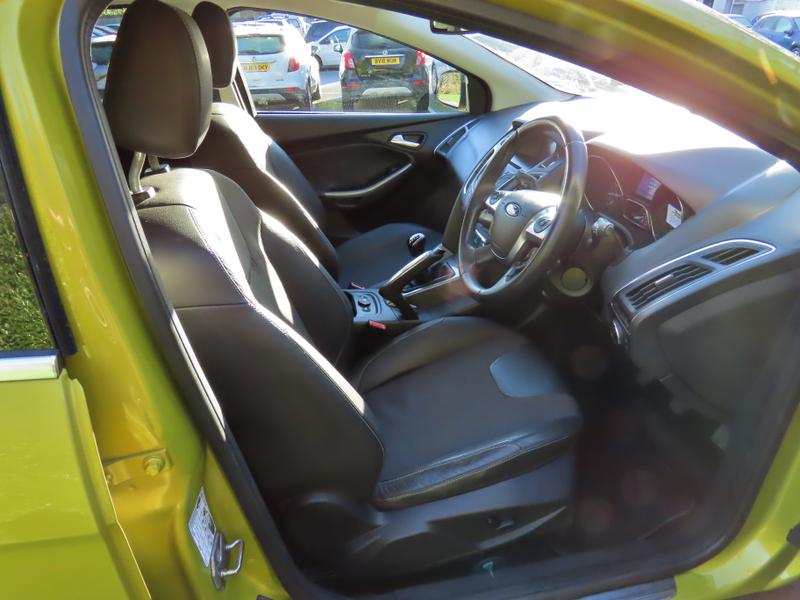 Used Ford Focus 2011 for sale - 76631424: Photo 17