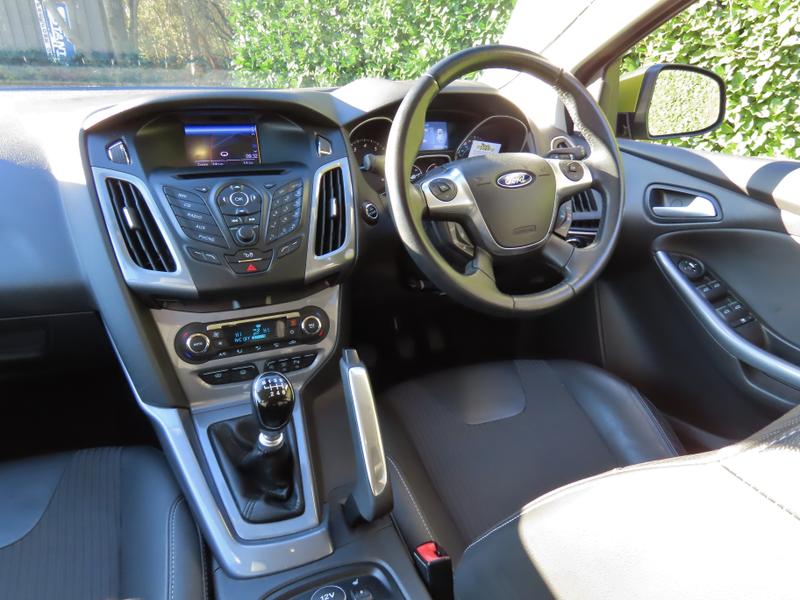 Used Ford Focus 2011 for sale - 76631424: Photo 3