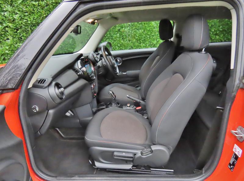 Used MINI Hatch 2018 for sale - 76984760: Photo 15