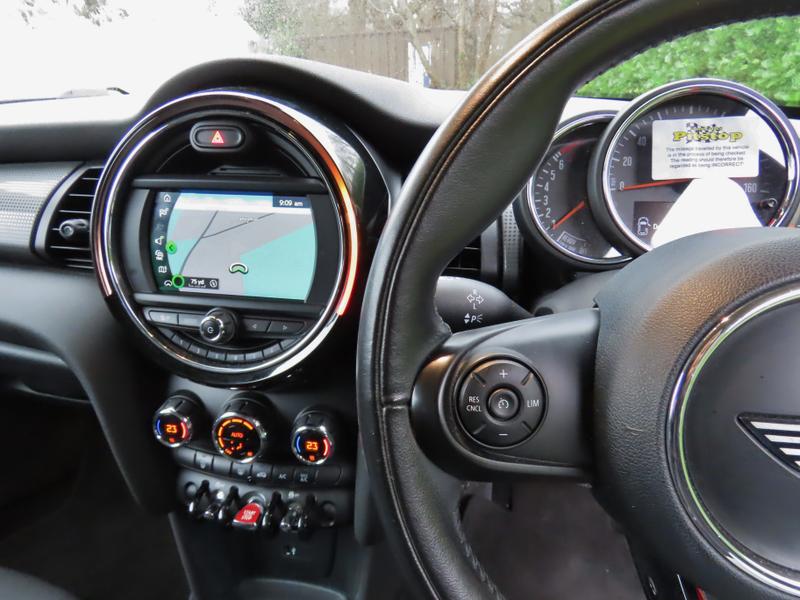 Used MINI Hatch 2018 for sale - 76984760: Photo 18