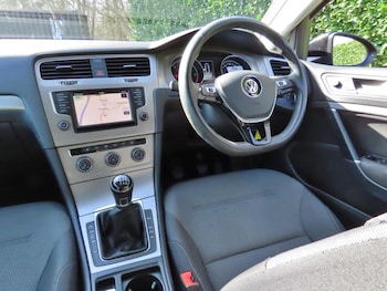 Used Volkswagen Golf 2017 for sale - 77755038: Photo